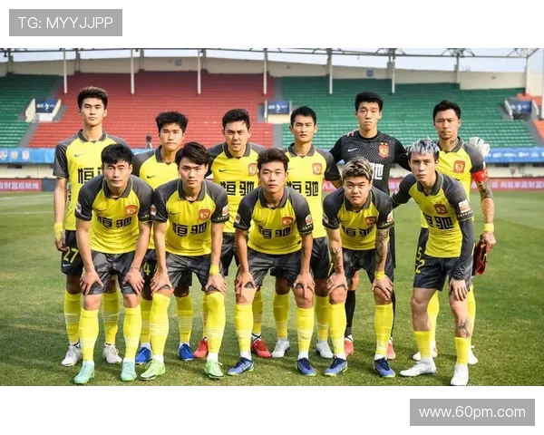 南京足球队与广州足球队实力对比赛后分析与总结